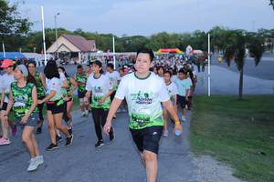 BIB: 291
                            <button type="button" onclick="openModal(3630333)" class="btn btn-primary btn-sm float-right btn-popup" data-toggle="modal" data-target=".modal-high-quality">
                        <i class="fas fa-shopping-cart"></i> Add to Cart
                    </button>
                                            <button type="button" onclick="isThisMe(3630333, true)" class="btn btn-success btn-sm float-right btn-popup btn-isme hidden" data-toggle="tooltip" data-placement="bottom" title="นี่คือรูปของคุณใช่ไหม คลิกที่นี่เพื่อเอาเข้าอัลบั้ม">
                        <i class="fas fa-plus"></i> Add to album
                    </button>
                    <button type="button" onclick="isThisMe(3630333, false)" class="btn btn-warning btn-sm float-right btn-popup btn-isnotme hidden">
                        <i class="fas fa-ban"></i> Remove from album
                    </button>